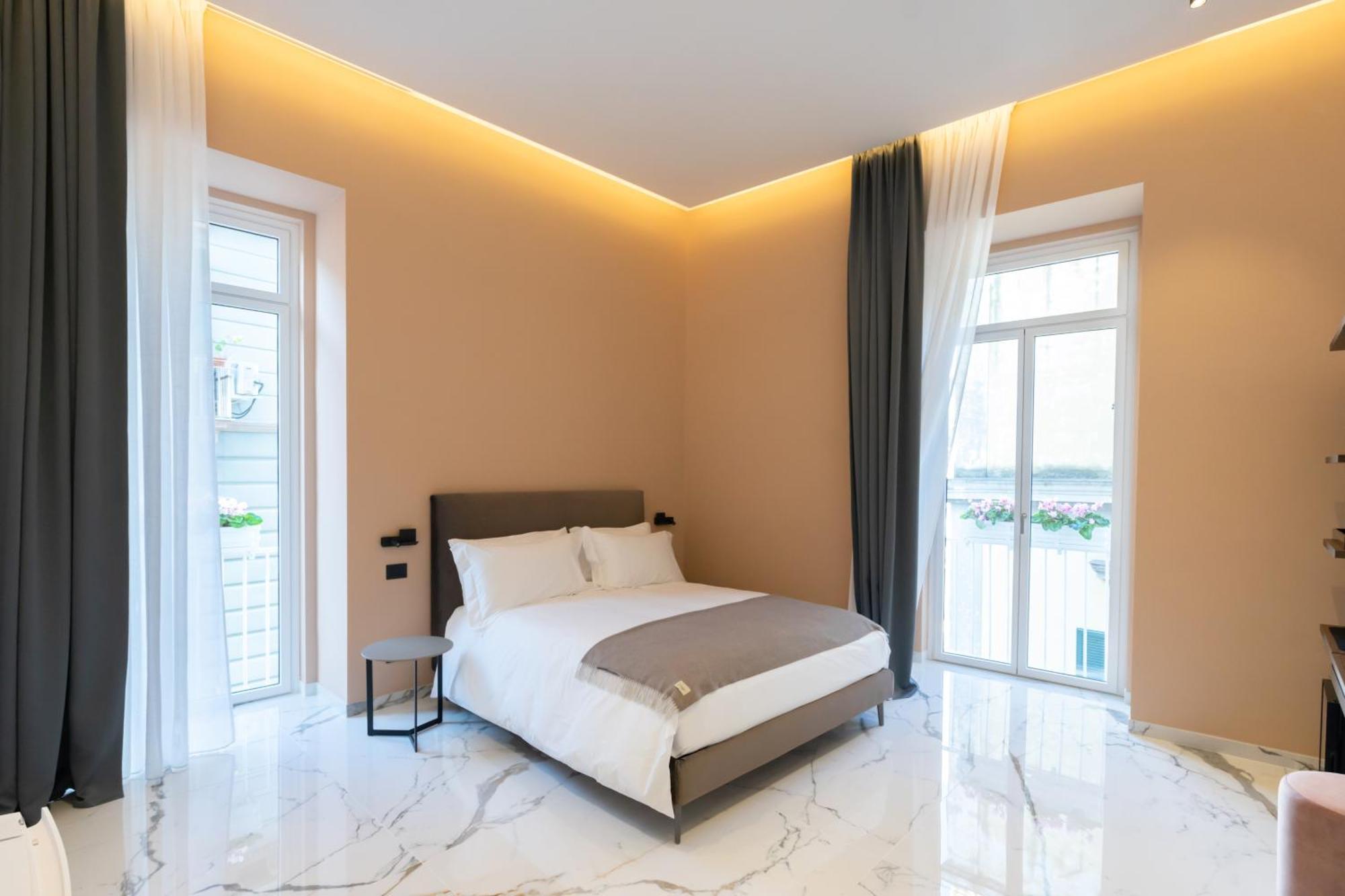 Insogno Suites Неаполь Экстерьер фото